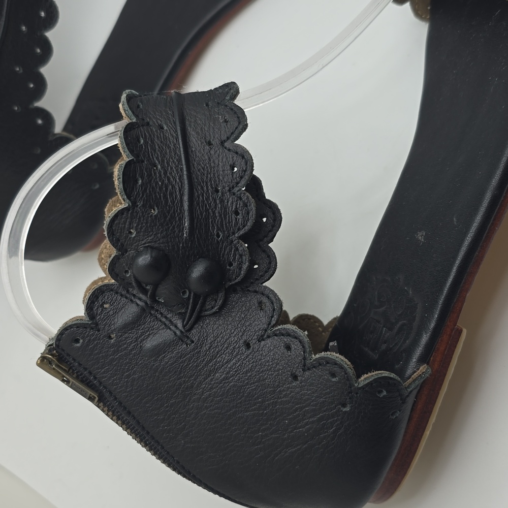 ELF | Leather Sandals - Picture 4 of 8